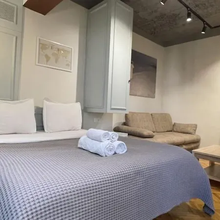 Apartman In Myslym Shyri Street