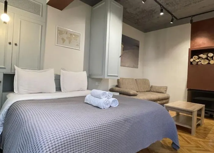 Apartman In Myslym Shyri Street